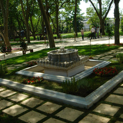 トプカプ宮殿1.中庭の造園アレンジメント プロジェクト