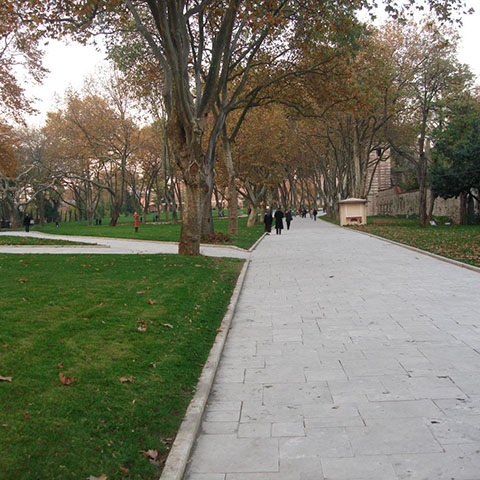 トプカプ宮殿1.中庭の造園アレンジメント プロジェクト